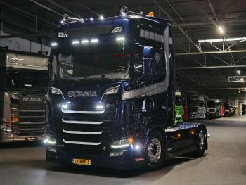S520 V8 4x2 / 2 TANKS / PARKING COOLER / RETARDER